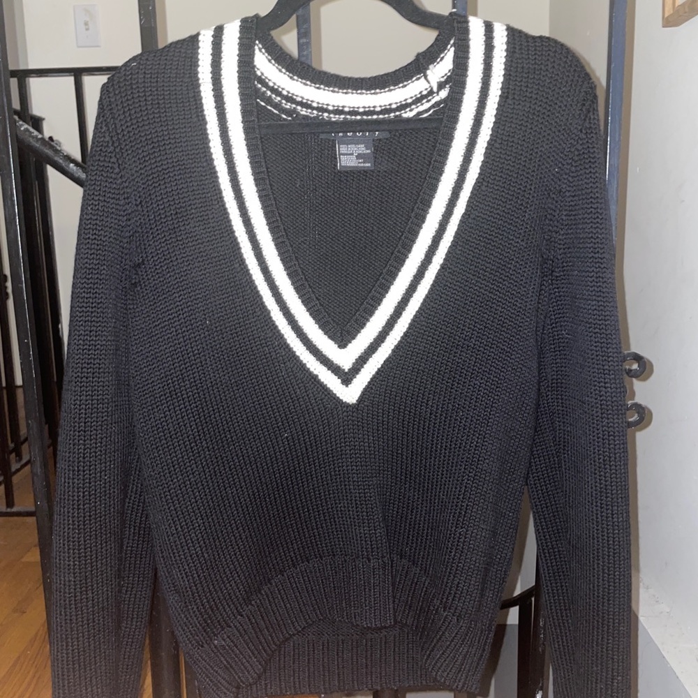 Theory sweater